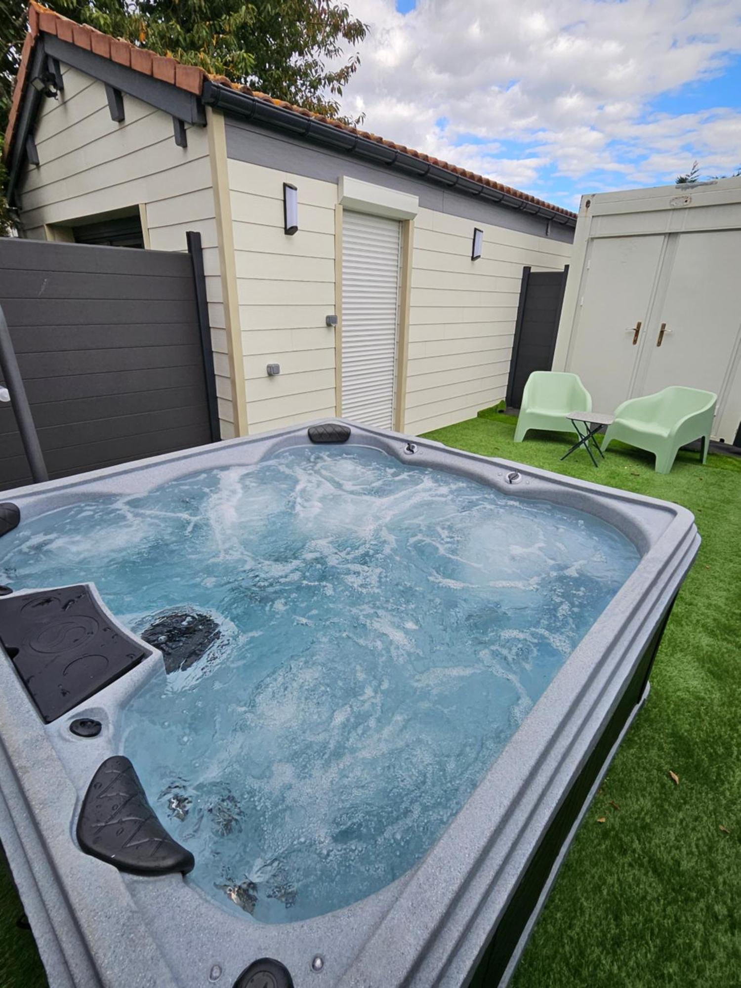 Hebergement Privee Jaccuzzi En Supplement Saint-Clair-du-Rhone Eksteriør bilde